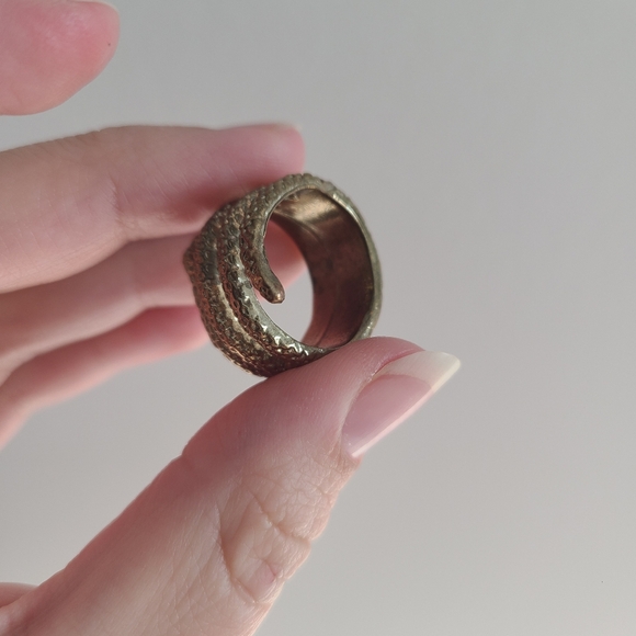 Free w. Purchase- Snake Ring - Picture 2 of 9